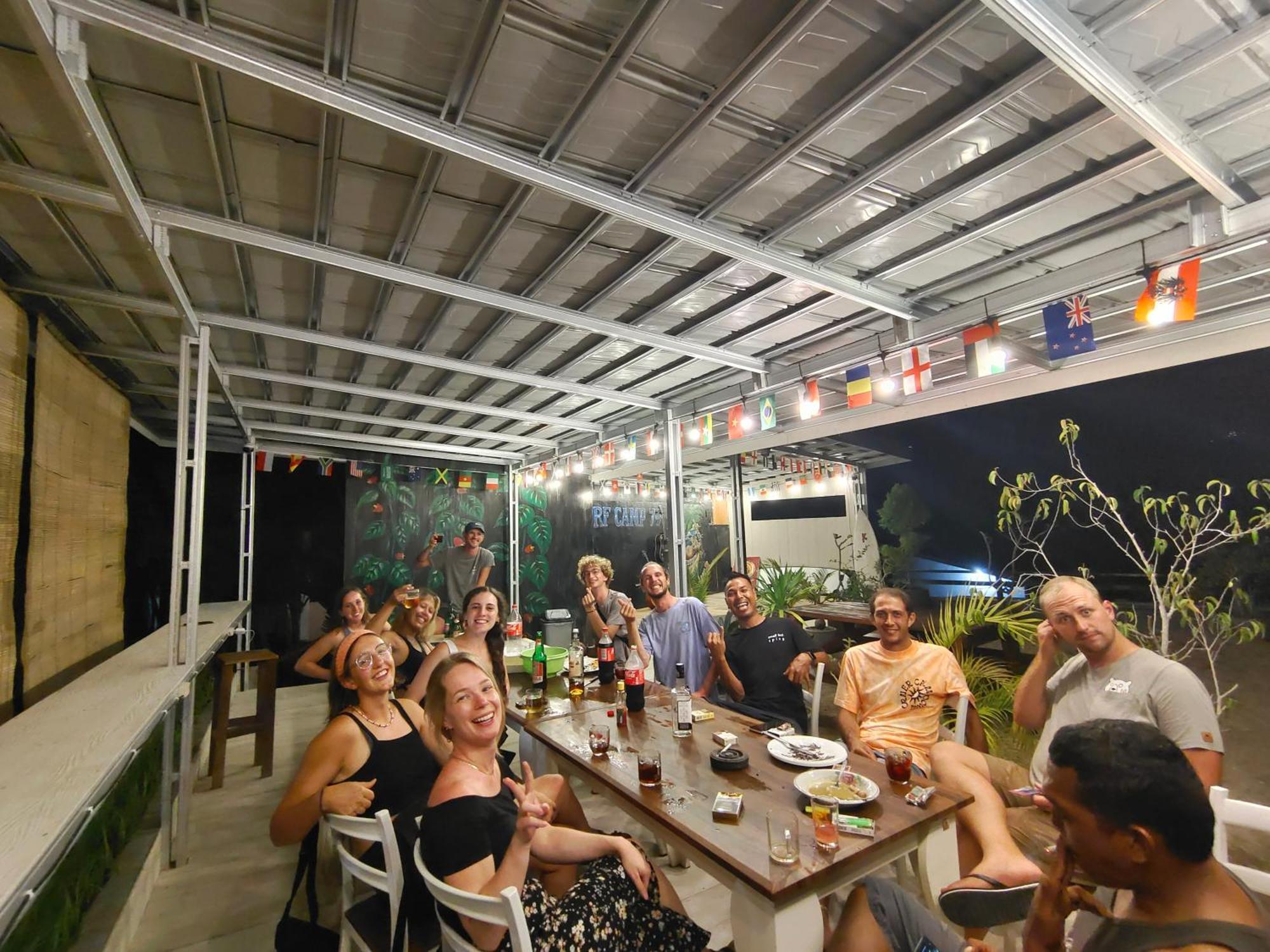 Surf Camp 79 Hotel Kuta  Eksteriør billede