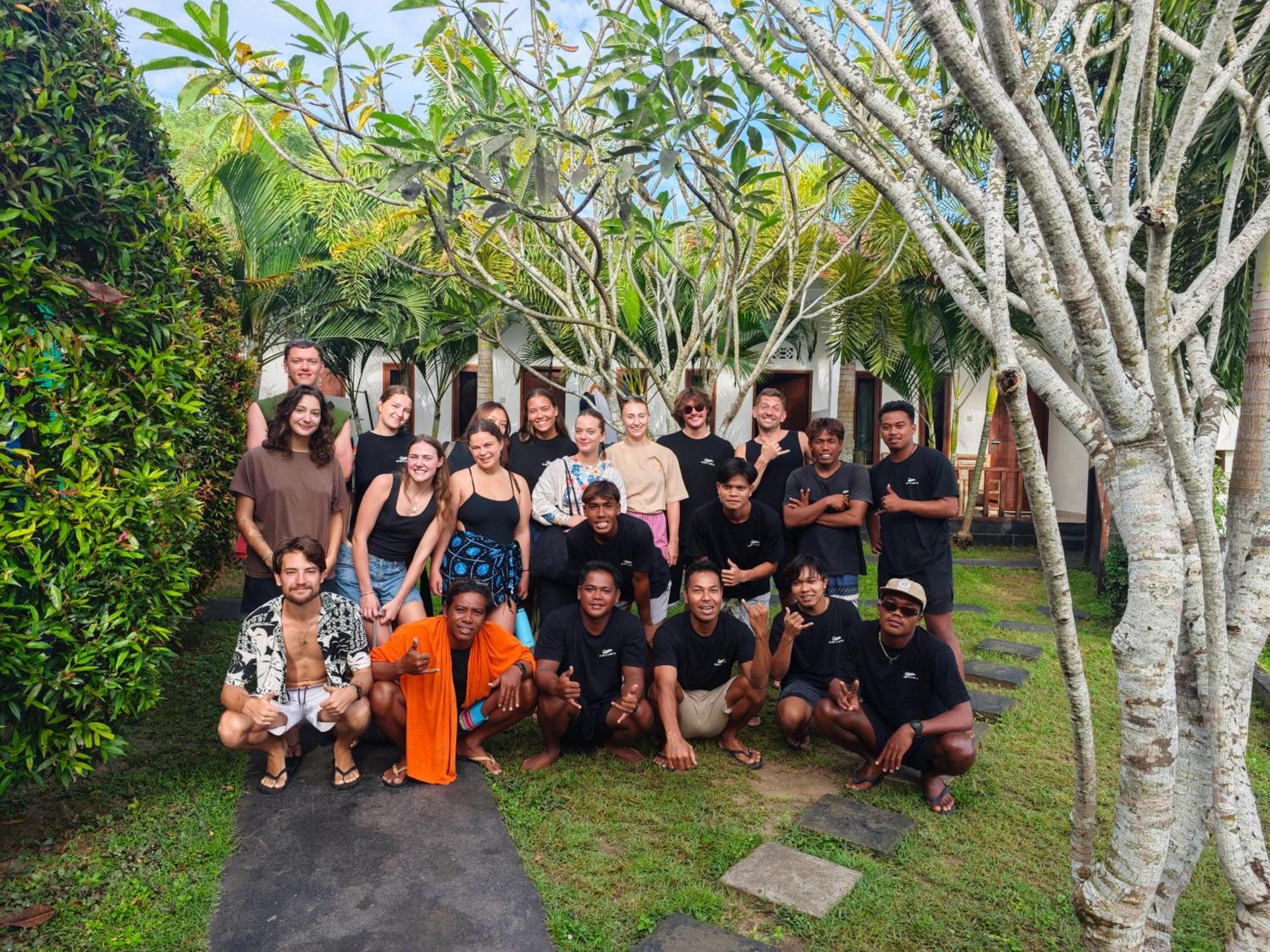 Surf Camp 79 Hotel Kuta  Eksteriør billede